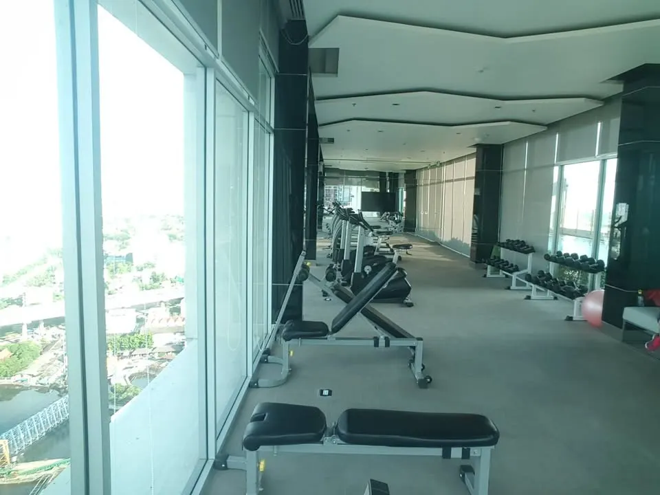 Shared gym at Aspire Sukhumvit 48