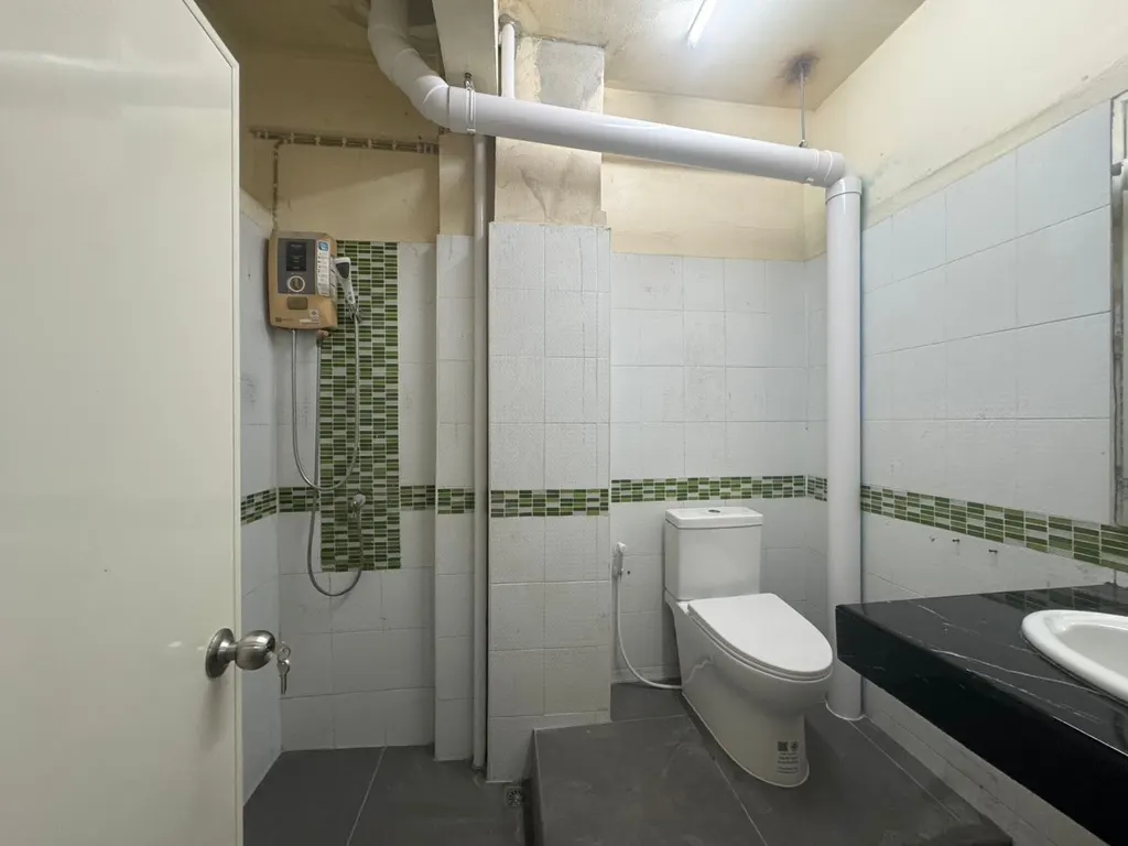 Photo 10 of listing DA-3391853: commercial building (shophouse) (50 sq.m.) in Phrom Phong