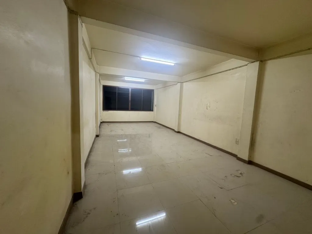 Photo 6 of listing DA-3391853: commercial building (shophouse) (50 sq.m.) in Phrom Phong