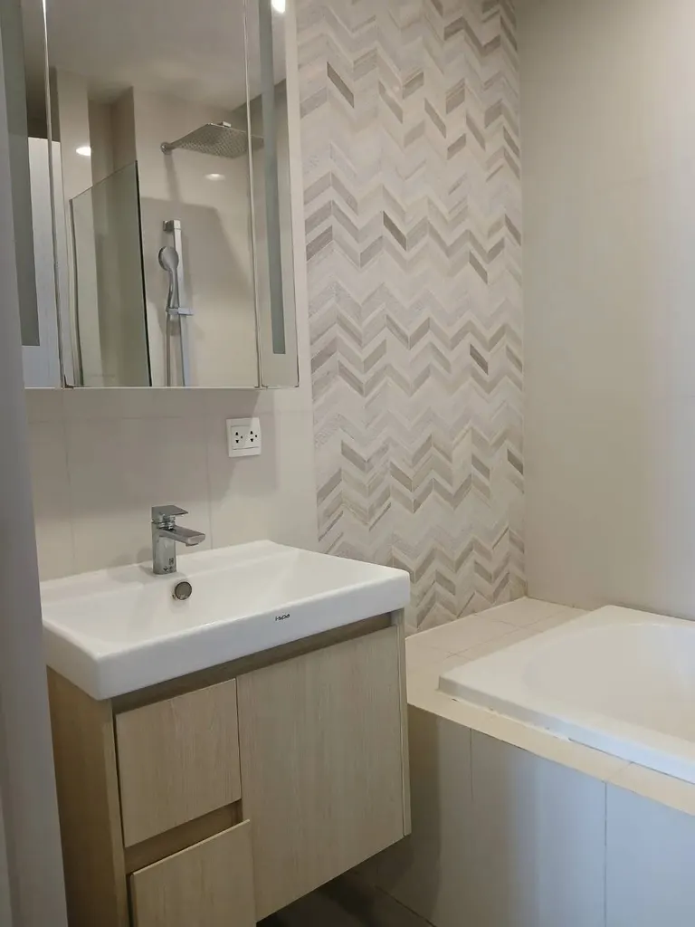 Photo 10 of listing DA-3391871: 1-bedroom condo (34 sq.m.) at Oka Haus Sukhumvit 36