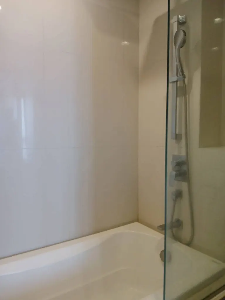 Photo 11 of listing DA-3391871: 1-bedroom condo (34 sq.m.) at Oka Haus Sukhumvit 36