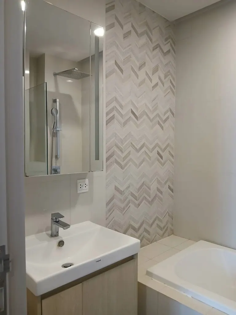 Photo 9 of listing DA-3391871: 1-bedroom condo (34 sq.m.) at Oka Haus Sukhumvit 36