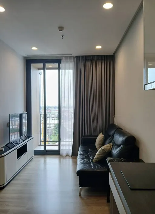 Photo 1 of listing DA-3391871: 1-bedroom condo (34 sq.m.) at Oka Haus Sukhumvit 36