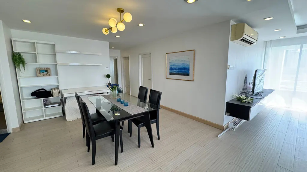 Photo 12 of listing DA-3391875: 3-bedroom condo (150 sq.m.) at Srivara Mansion Condominium 1