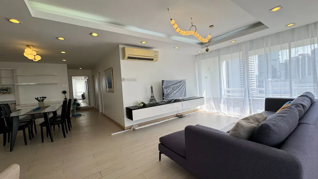 Photo 13 of listing DA-3391875: 3-bedroom condo (150 sq.m.) at Srivara Mansion Condominium 1