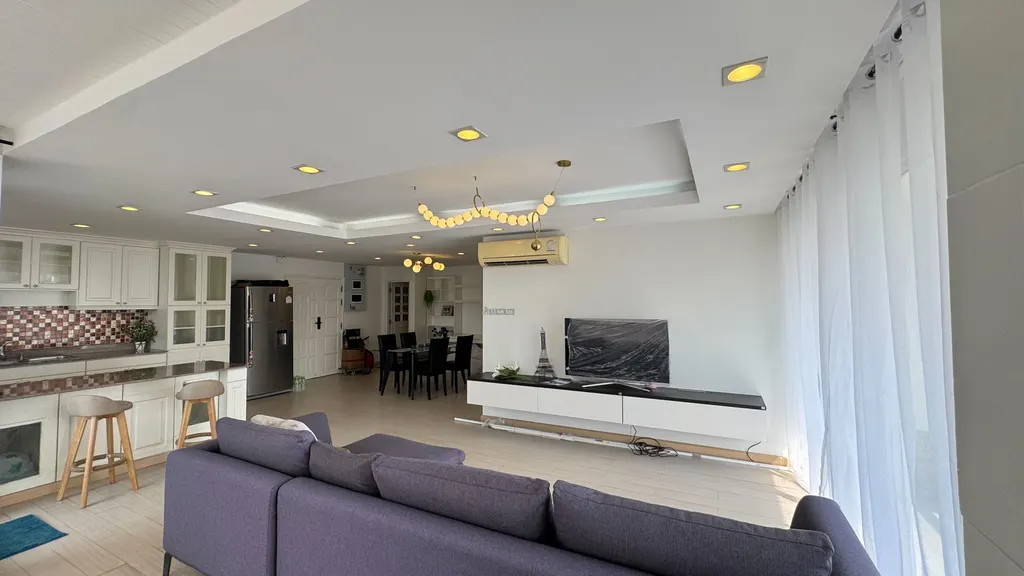 Photo 14 of listing DA-3391875: 3-bedroom condo (150 sq.m.) at Srivara Mansion Condominium 1