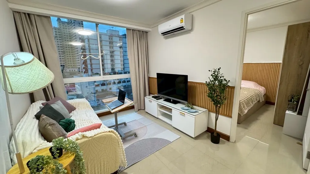 Photo 1 of listing DA-3391877: 1-bedroom condo (44.04 sq.m.) at Chateau In Town Phaholyothin 11