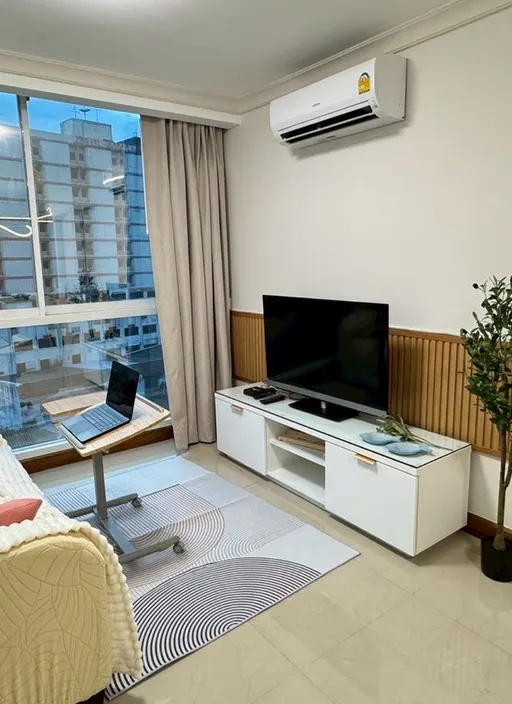 Photo 1 of listing DA-3391877: 1-bedroom condo (44.04 sq.m.) at Chateau In Town Phaholyothin 11