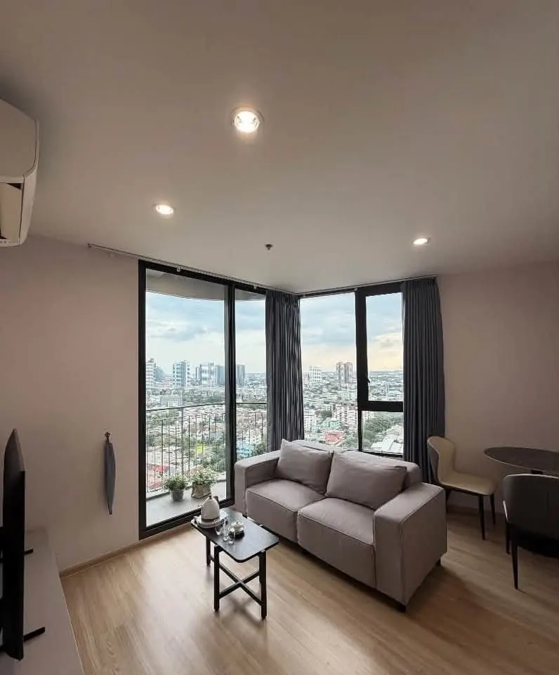 Photo 1 of listing DA-3391942: 2-bedroom condo (45 sq.m.) at Skyrise Avenue Sukhumvit 64
