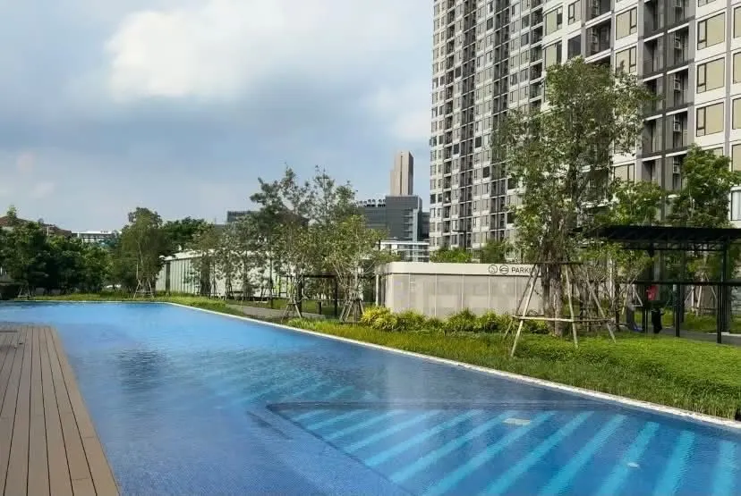Photo 5 of listing DA-3391942: 2-bedroom condo (45 sq.m.) at Skyrise Avenue Sukhumvit 64