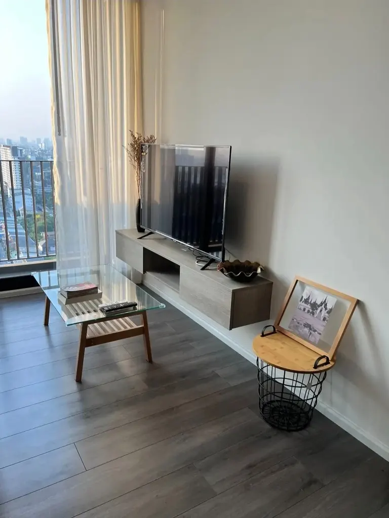 Photo 4 of listing DA-3393352: 1-bedroom condo (35 sq.m.) at Whizdom Essence Sukhumvit