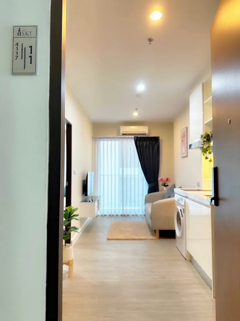 Photo 1 of listing DA-3393468: 1-bedroom condo (32 sq.m.) at The Sky Sukhumvit