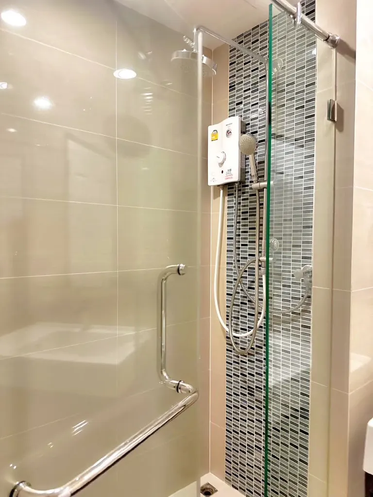 Photo 8 of listing DA-3393468: 1-bedroom condo (32 sq.m.) at The Sky Sukhumvit
