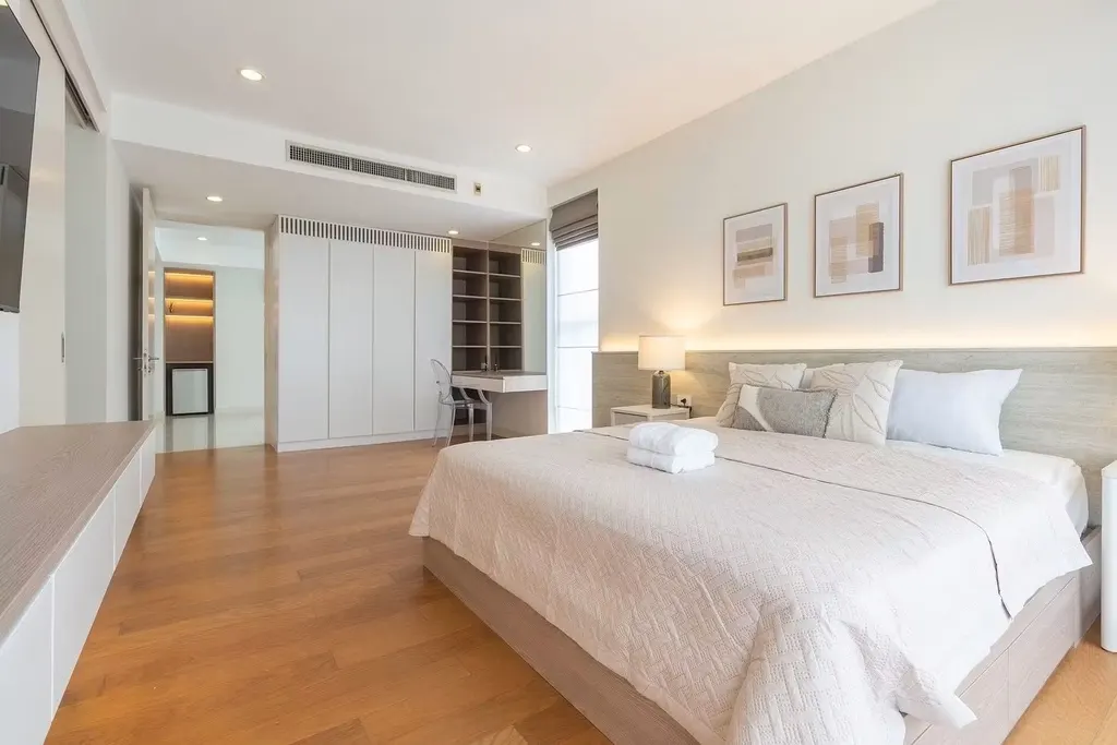 Photo 3 of listing DA-3393588: 4-bedroom house (340 sq.m.) at Courtyard Villa Rama 9 - Wongwaen