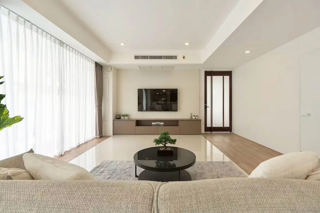 Photo 5 of listing DA-3393588: 4-bedroom house (340 sq.m.) at Courtyard Villa Rama 9 - Wongwaen