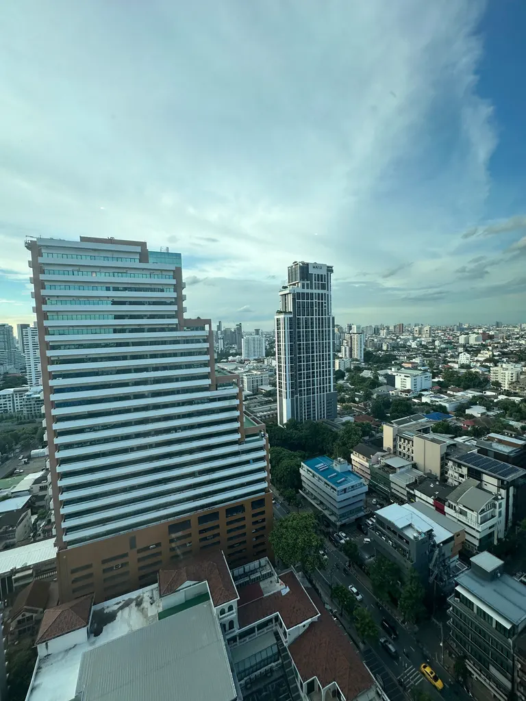 Photo 2 of listing DA-3393678: 1-bedroom condo (30 sq.m.) at Rhythm Ekkamai