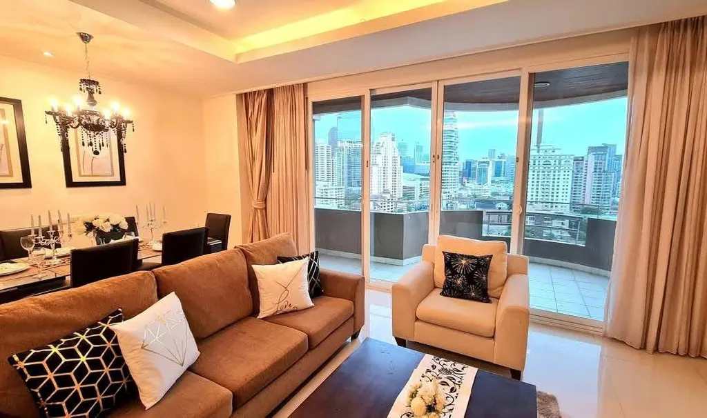 Photo 11 de l'annonce DA-3393690 : appartement avec services de 3 chambre(s) (289 m²) à Piyathip Place
