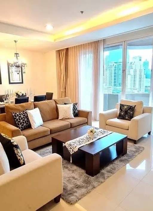 Photo 1 of listing DA-3393690: 3-bedroom serviced apartment (289 sq.m.) at Piyathip Place