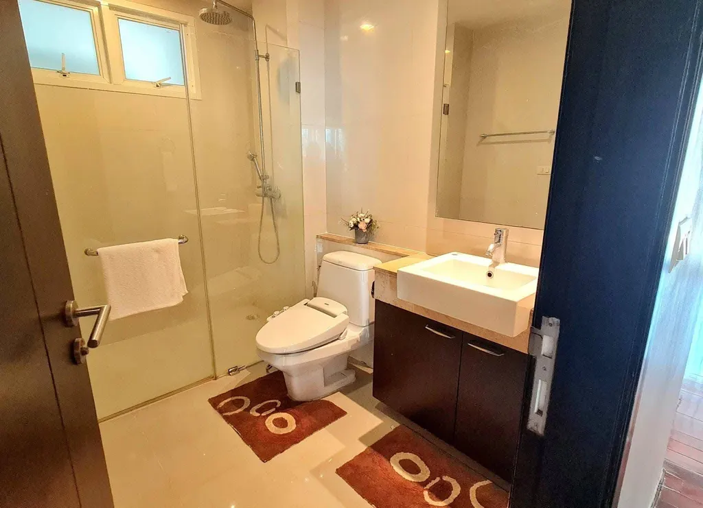 Foto 8 del anuncio DA-3393692: apartamento con servicios de 2 dormitorio(s) (173 m²) en Piyathip Place