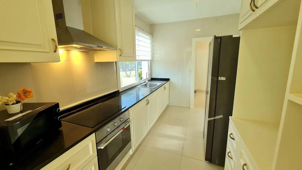 Foto 18 del anuncio DA-3393694: apartamento con servicios de 4 dormitorio(s) (800 m²) en Piyathip Place