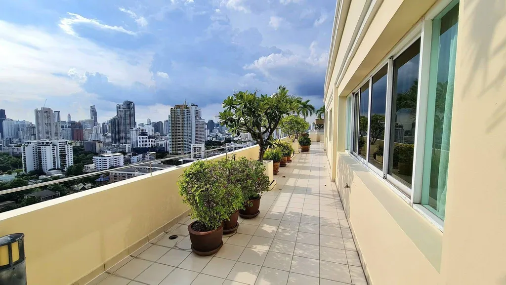 Foto 23 del anuncio DA-3393694: apartamento con servicios de 4 dormitorio(s) (800 m²) en Piyathip Place