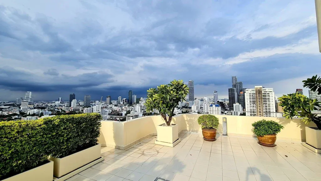 Foto 25 del anuncio DA-3393694: apartamento con servicios de 4 dormitorio(s) (800 m²) en Piyathip Place