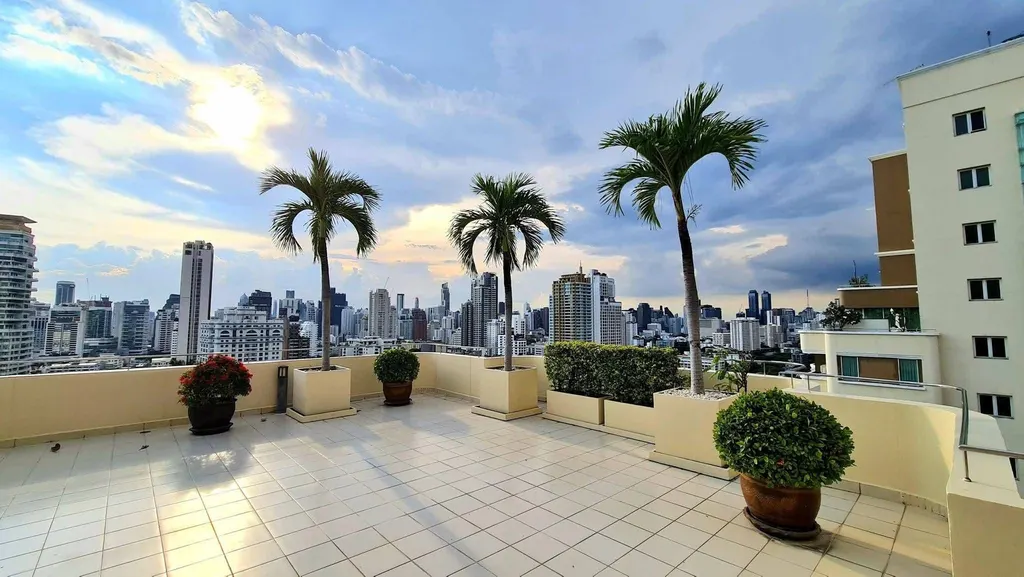 Foto 27 del anuncio DA-3393694: apartamento con servicios de 4 dormitorio(s) (800 m²) en Piyathip Place