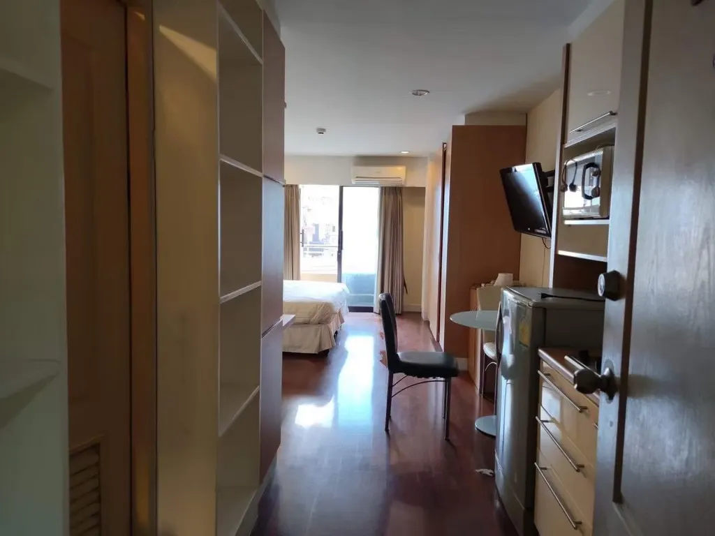 Photo 2 of listing DA-3393723: 1-bedroom condo (32 sq.m.) at Silom Terrace Condominium