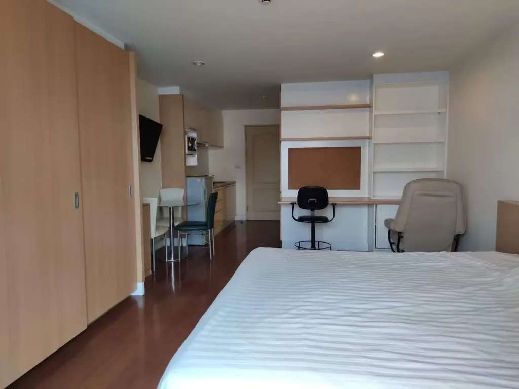 Photo 4 of listing DA-3393723: 1-bedroom condo (32 sq.m.) at Silom Terrace Condominium