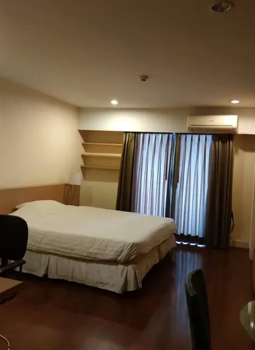 Photo 1 of listing DA-3393723: 1-bedroom condo (32 sq.m.) at Silom Terrace Condominium