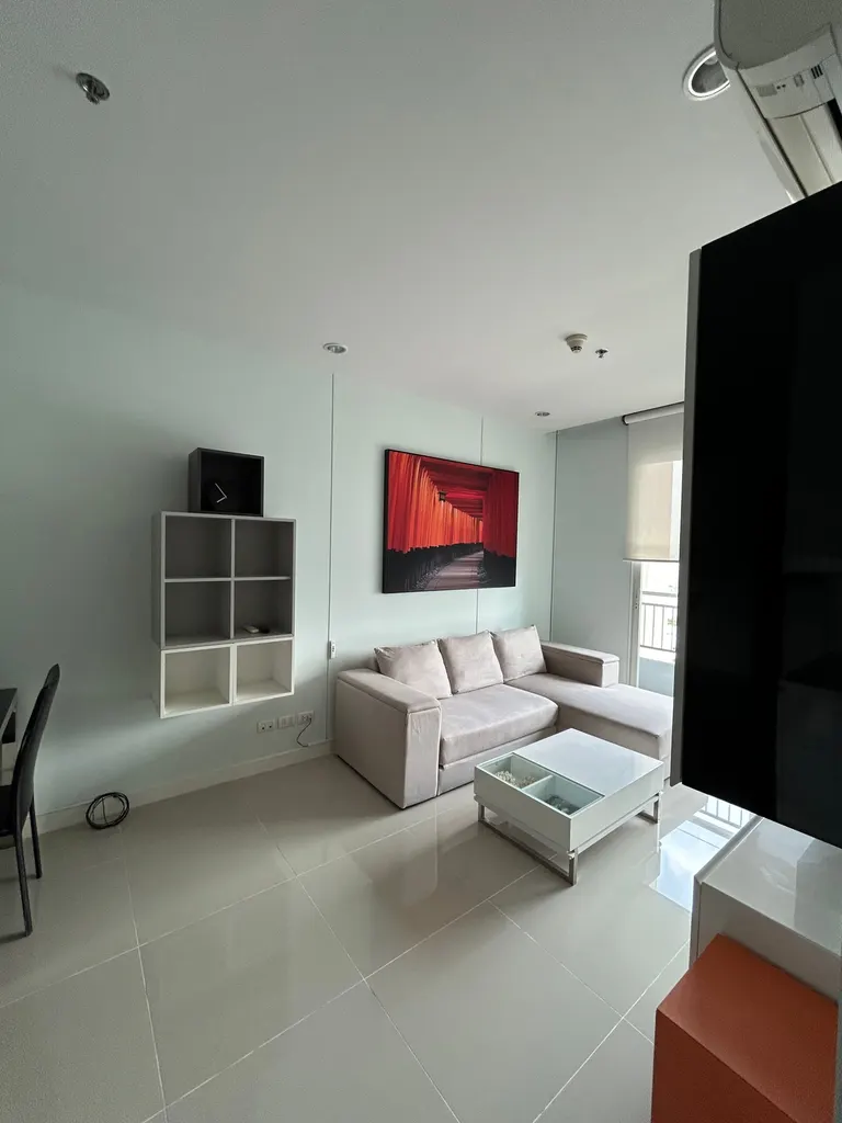 Photo 7 of listing DA-3393733: 1-bedroom condo (47.5 sq.m.) at Circle Condominium