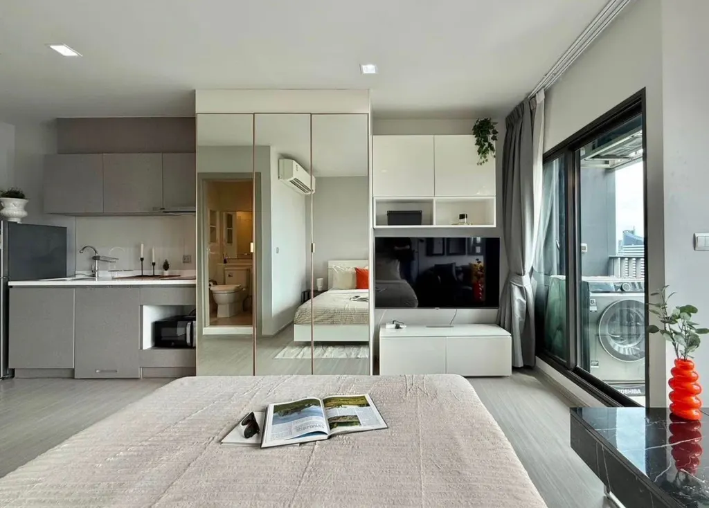 Photo 4 of listing DA-3396434: 1-bedroom condo (27 sq.m.) at Life Asoke - Rama 9