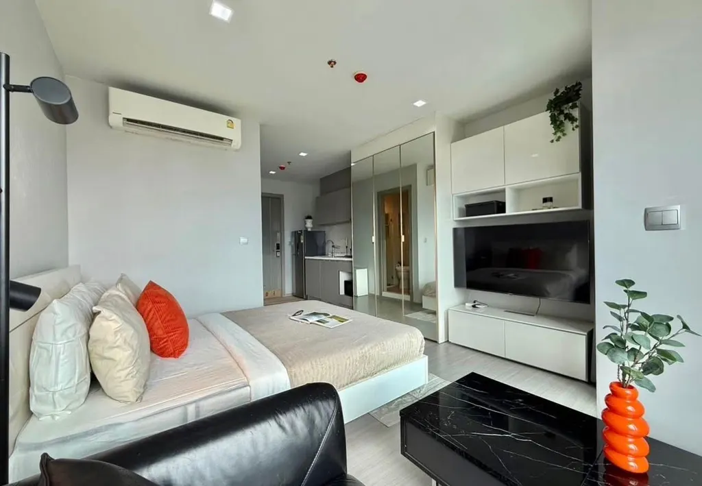 Photo 5 of listing DA-3396434: 1-bedroom condo (27 sq.m.) at Life Asoke - Rama 9