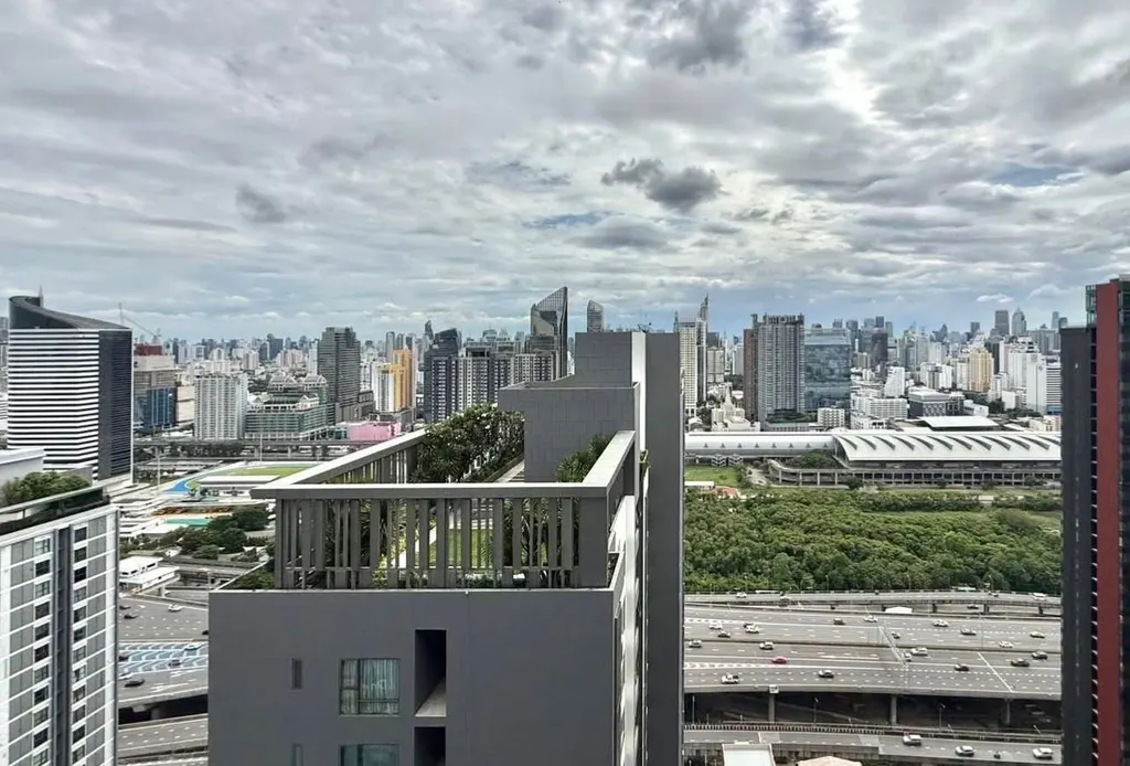 Photo 8 of listing DA-3396434: 1-bedroom condo (27 sq.m.) at Life Asoke - Rama 9