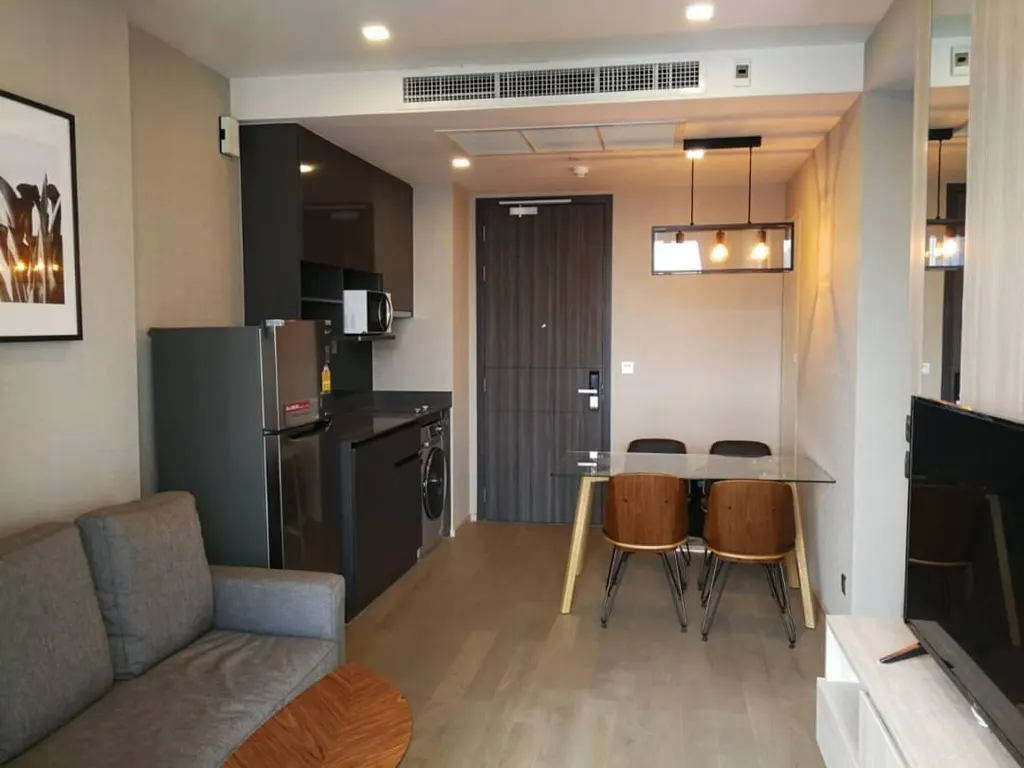 Salon (vue 3) du condo de 2 chambre(s) (47 m²) à Ashton Asoke