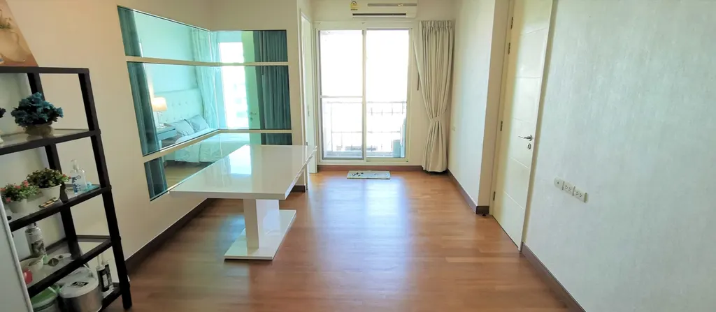 ห้องนั่งเล่น มุมที่ 5 ของคอนโด 4 ห้องนอน 186 ตร.ม. ไอวี่ ทองหล่อ 23