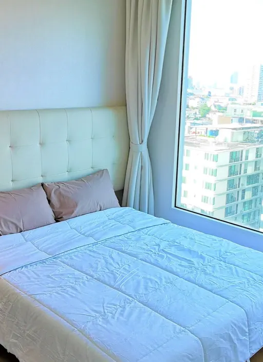 Schlafzimmer der 4-Zimmer-Wohnung (186 m²) im Ivy Thonglor 23
