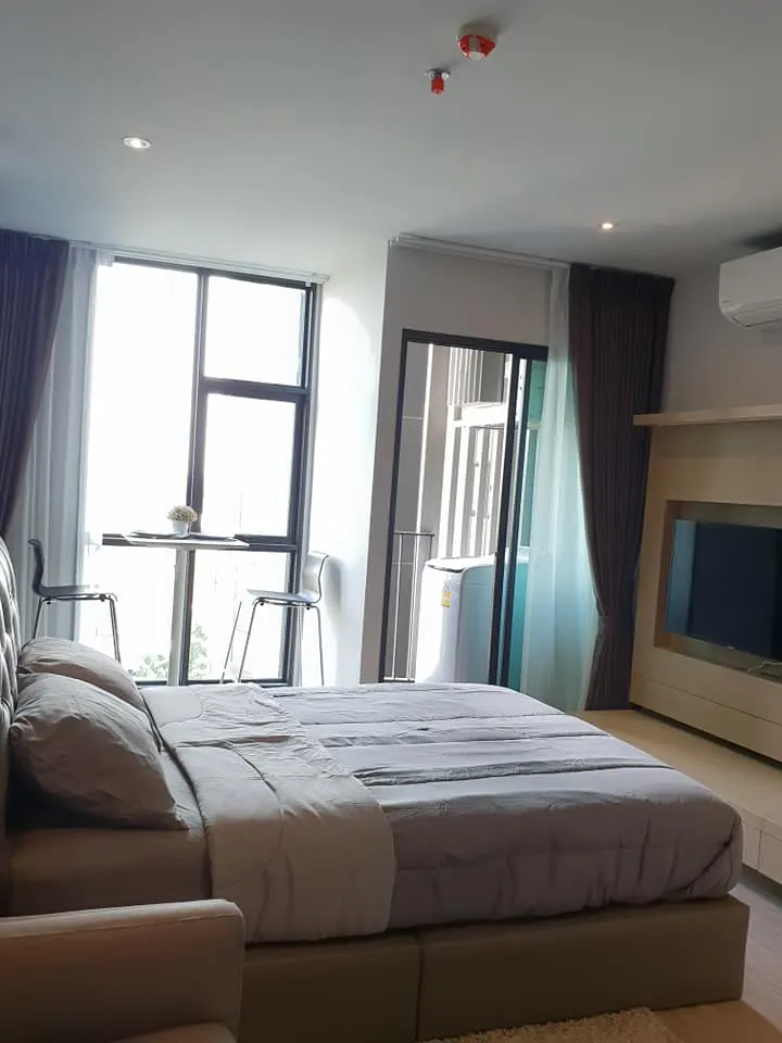 Schlafzimmer (Ansicht 3) der 1-Zimmer-Wohnung (30 m²) im Rhythm Ekkamai