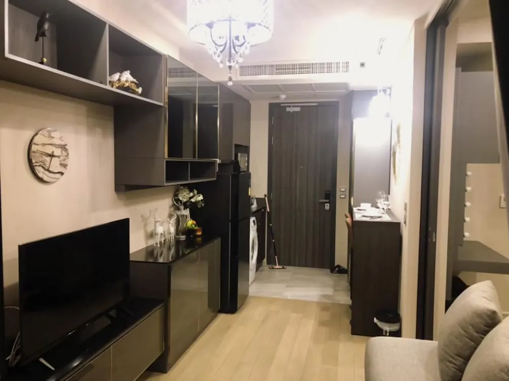 Salon (vue 4) du condo de 1 chambre(s) (36 m²) à Ashton Asoke
