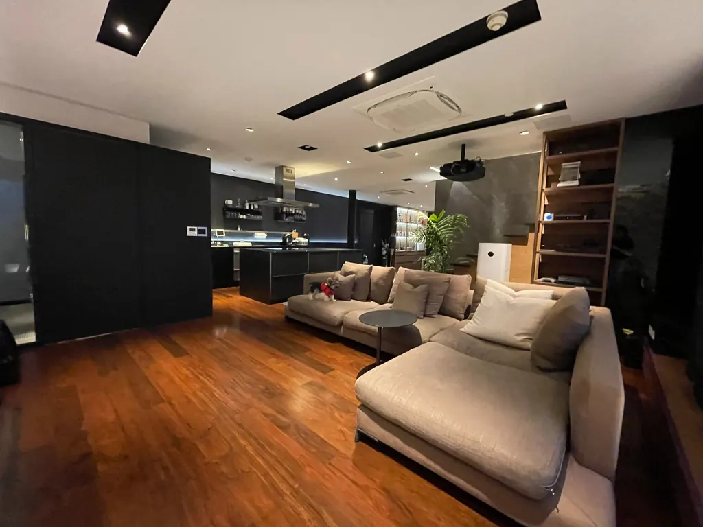 Living room (view 7) of the 2-bedroom condo (234 sq.m.) at The Emporio Place