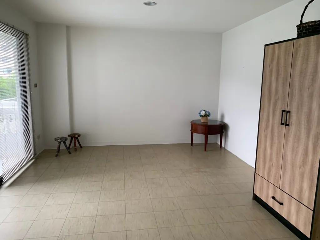 Bedroom of the 3-bedroom condo (195 sq.m.) at Kiarti Thanee City Mansion Condominium