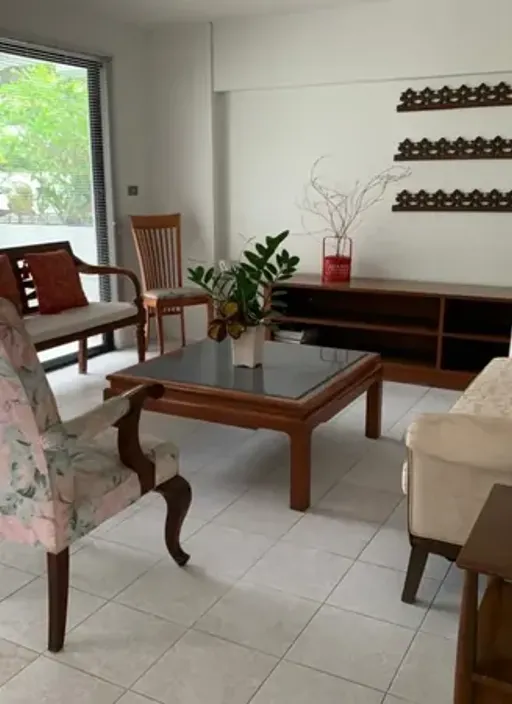 Living room of the 3-bedroom condo (195 sq.m.) at Kiarti Thanee City Mansion Condominium