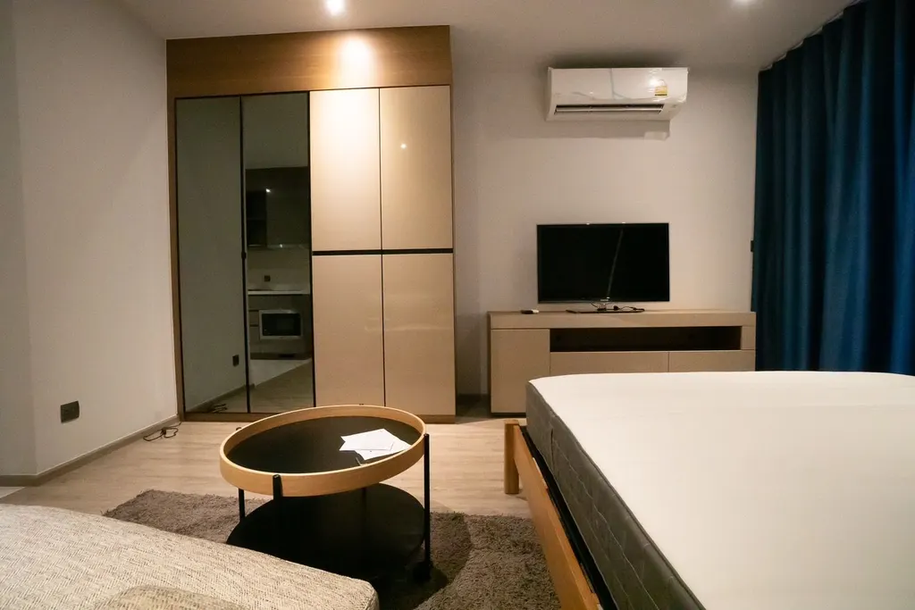 Bedroom (view 2) of the 1-bedroom condo (30 sq.m.) at Rhythm Ekkamai
