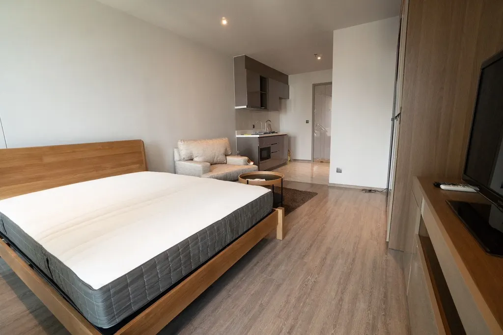 Bedroom (view 5) of the 1-bedroom condo (30 sq.m.) at Rhythm Ekkamai