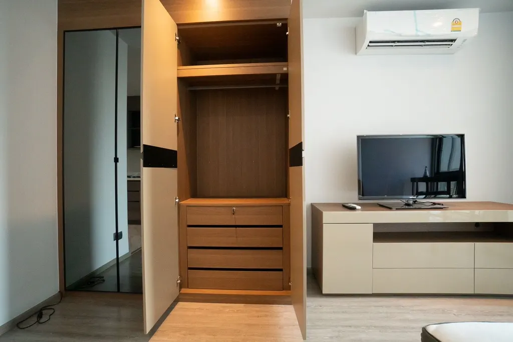 Bedroom (view 8) of the 1-bedroom condo (30 sq.m.) at Rhythm Ekkamai