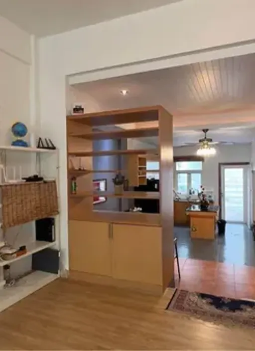 Photo 1 of listing DA-992847: 4-bedroom townhouse (300 sq.m.) in Ekkamai