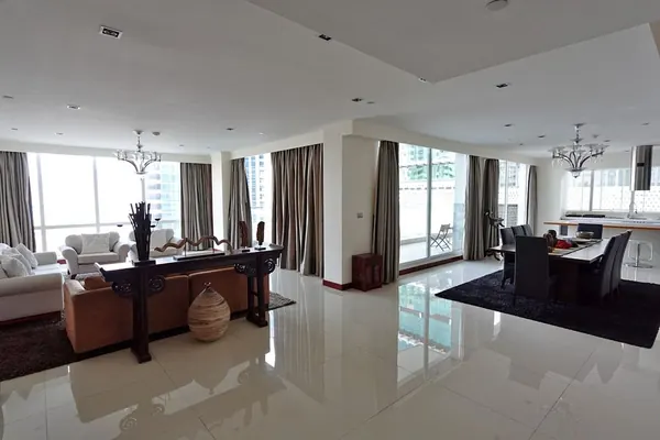Cover photo of listing DA-992938: 3-bedroom condo (385 sq.m.) at Le Raffine Jambunuda Sukhumvit 31