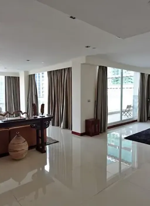 Cover photo of listing DA-992938: 3-bedroom condo (385 sq.m.) at Le Raffine Jambunuda Sukhumvit 31