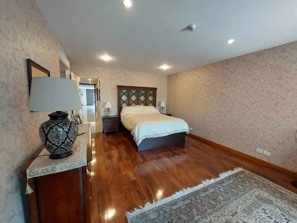 Photo 12 of listing DA-997335: 2-bedroom condo (150 sq.m.) at Baan Ananda Condo Sukhumvit 61