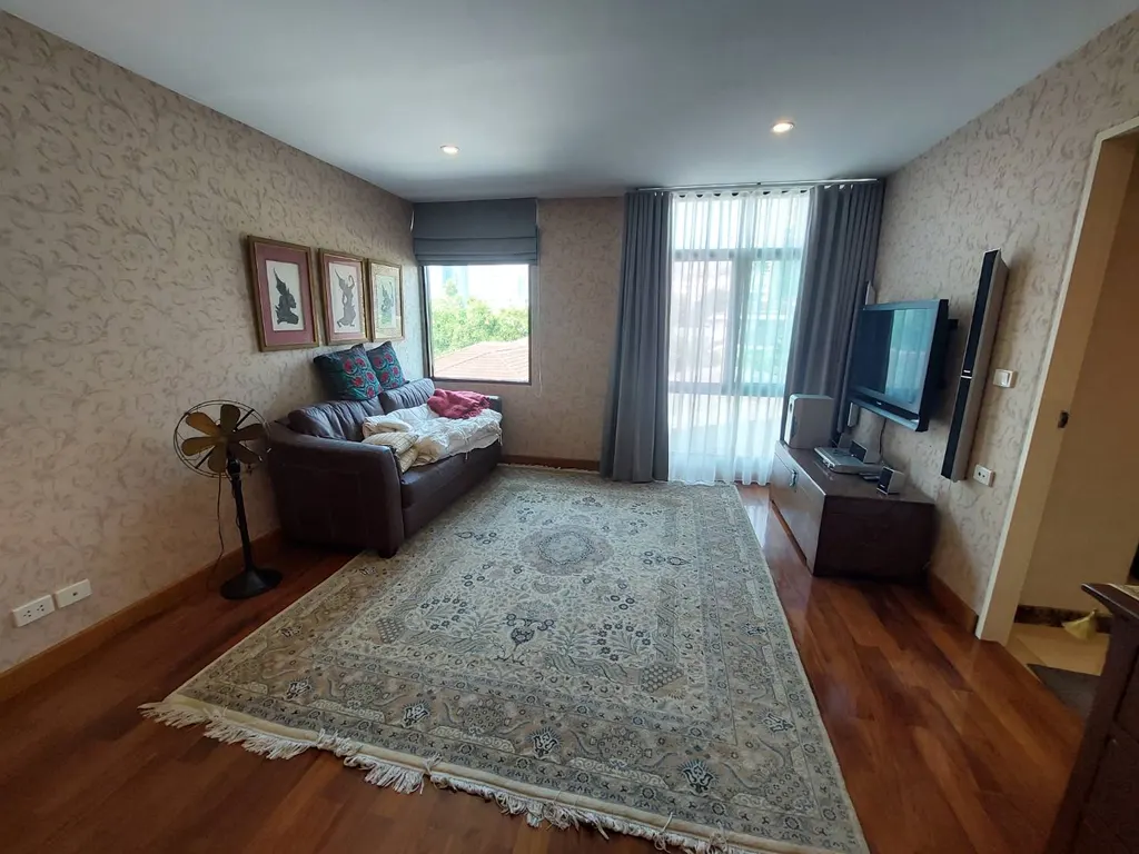 Photo 6 of listing DA-997335: 2-bedroom condo (150 sq.m.) at Baan Ananda Condo Sukhumvit 61